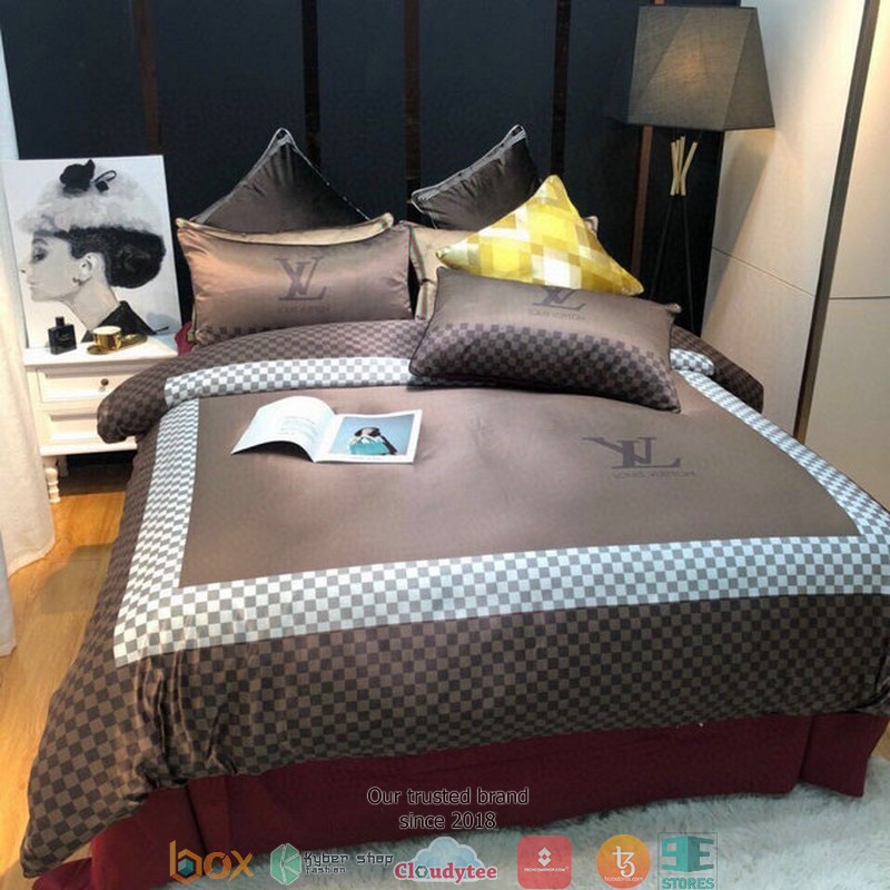 Louis Vuitton Lv Brown White Caro Pattern Duvet Cover Bedding Set Louis Vuitton Lv Brown White Caro Pattern Duvet Cover Bedding Set