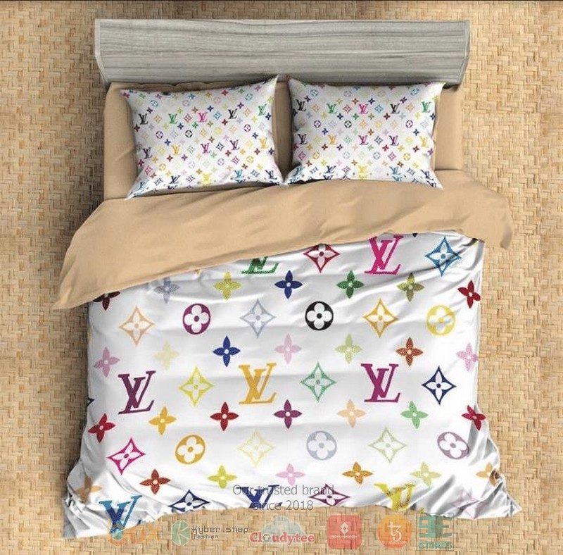 Louis Vuitton Lv Luxury Brand White Pattern Quilt Bedding Set Louis Vuitton Lv Luxury Brand White Pattern Quilt Bedding Set