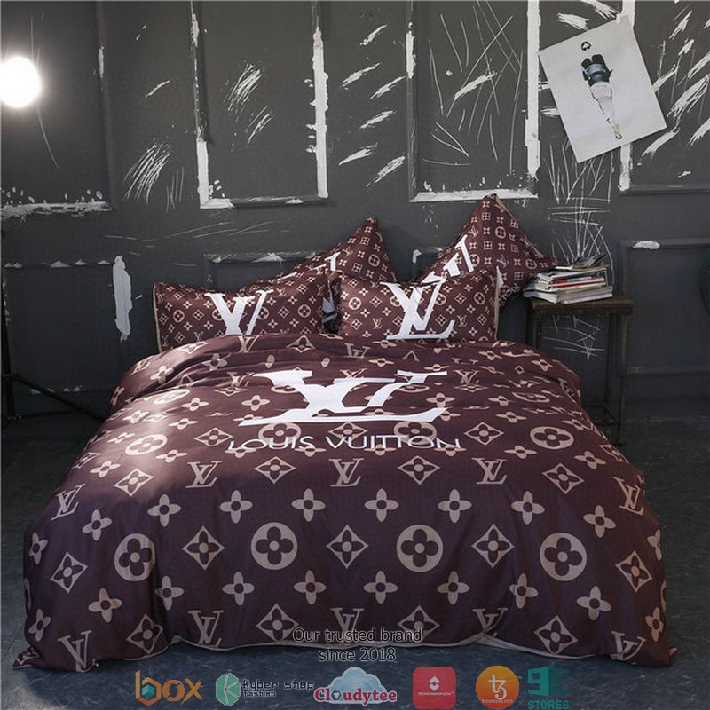 Louis Vuitton Lv White Logo Brown Duvet Cover Bedding Set Louis Vuitton Lv White Logo Brown Duvet Cover Bedding Set