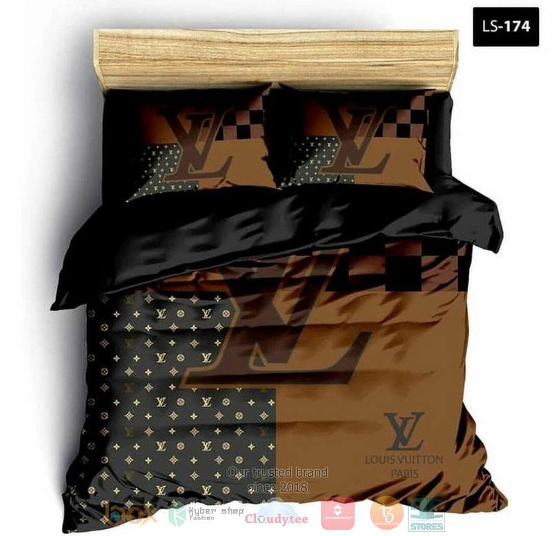 Louis Vuitton Paris Lv Luxury Brand Black Brown Pattern Quilt Bedding Set Louis Vuitton Paris Lv Luxury Brand Black Brown Pattern Quilt Bedding Set