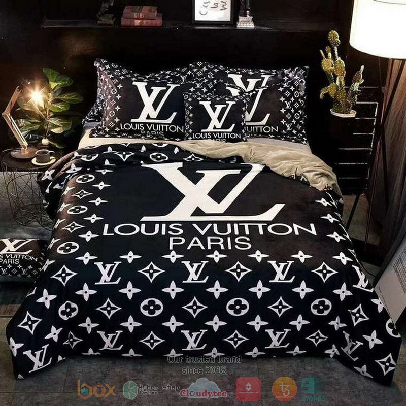 Louis Vuitton Paris Lv Luxury Brand Black Pattern Quilt Bedding Set Louis Vuitton Paris Lv Luxury Brand Black Pattern Quilt Bedding Set
