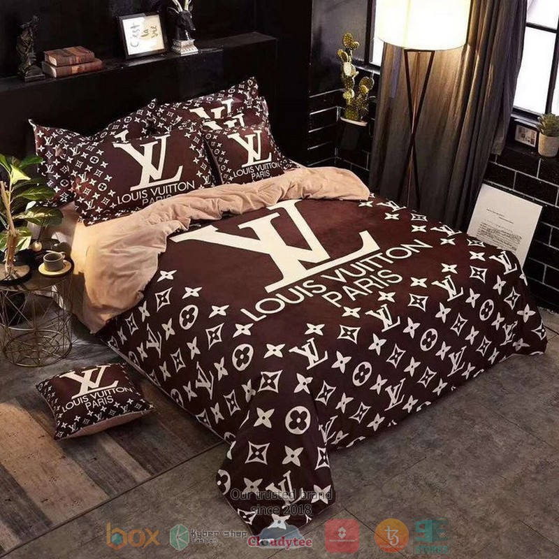 Louis Vuitton Paris Lv Luxury Brand Brown Pattern Quilt Bedding Set Louis Vuitton Paris Lv Luxury Brand Brown Pattern Quilt Bedding Set