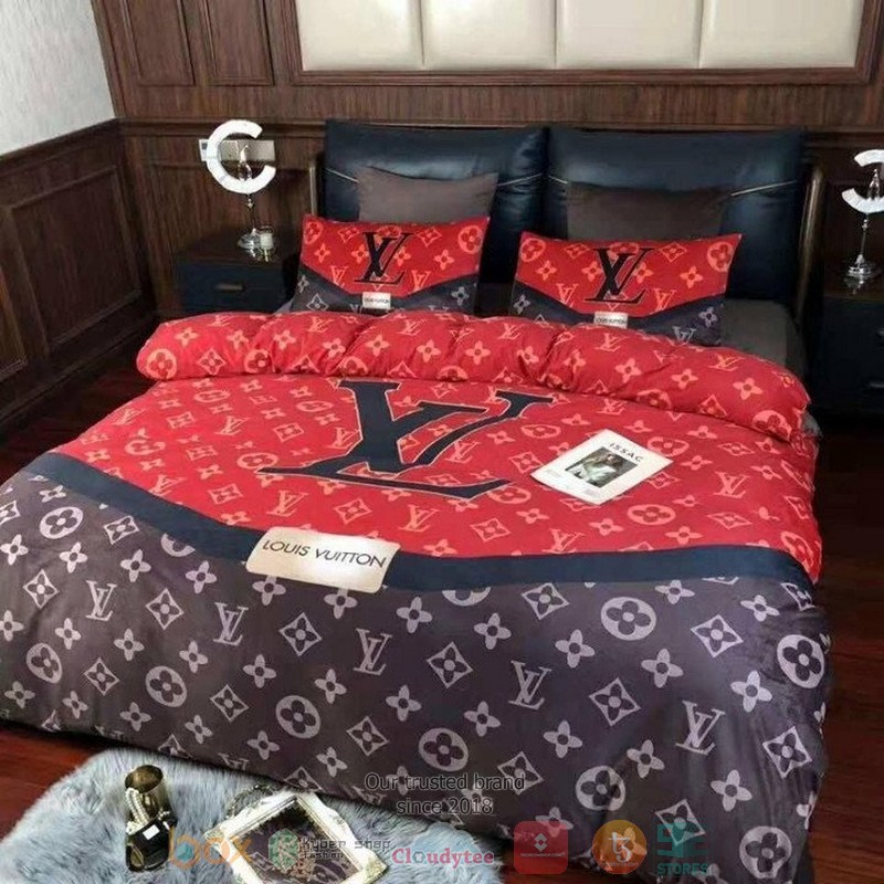 Louis Vuitton Red Black Pattern Quilt Bedding Set Louis Vuitton Red Black Pattern Quilt Bedding Set