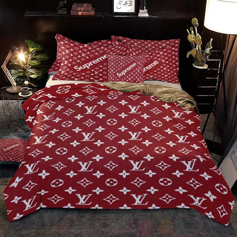 Louis Vuitton Red Luxury Brand Bedding Set Louis Vuitton Red Luxury Brand Bedding Set