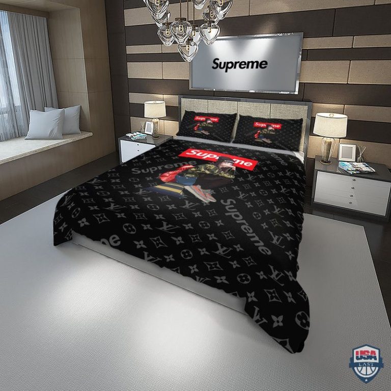 Louis-Vuitton-Street-Lady-Luxury-Bedding-Set-2