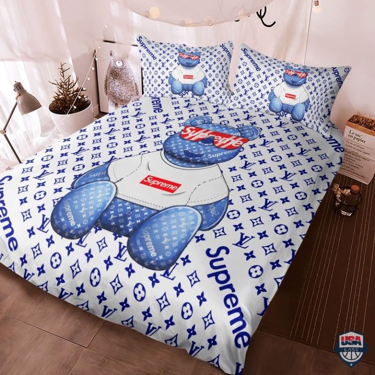 Louis-Vuitton-Supreme-Blue-Bear-Luxury-Bedding-Set-2