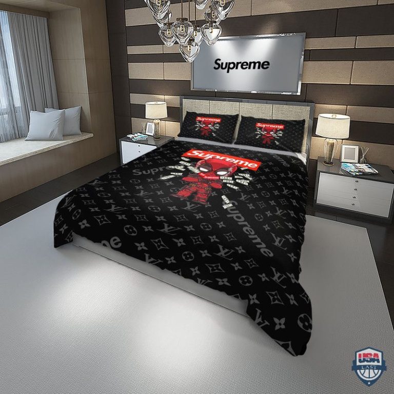 Louis-Vuitton-Supreme-Deadpool-Bedding-Set-1