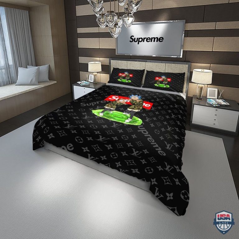 Louis-Vuitton-Supreme-Rick-And-Morty-Bedding-Set-2