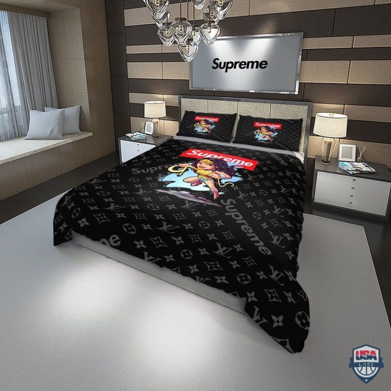 Louis-Vuitton-Wonder-Woman-Luxury-Bedding-Set-1