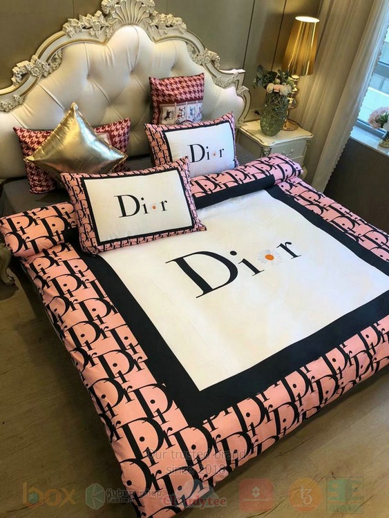 Luxury Christian Dior Brand Pink-White Bedding Sets Luxury Christian Dior Brand Pink-White Bedding Sets