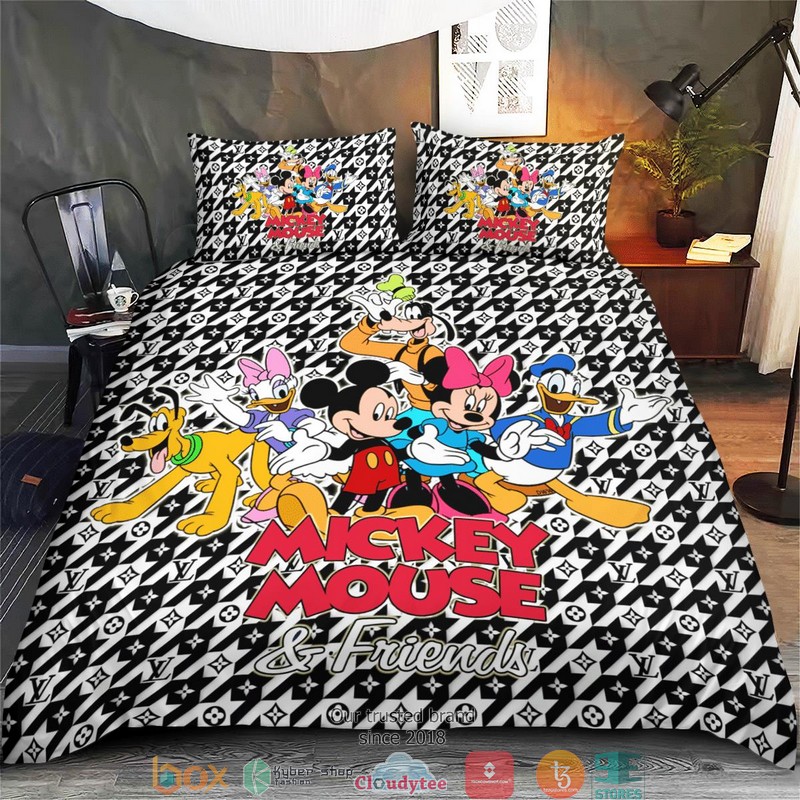 Lv Houndstooth Mickey Mouse And Friends Quilt Bedding Set Lv Houndstooth Mickey Mouse And Friends Quilt Bedding Set