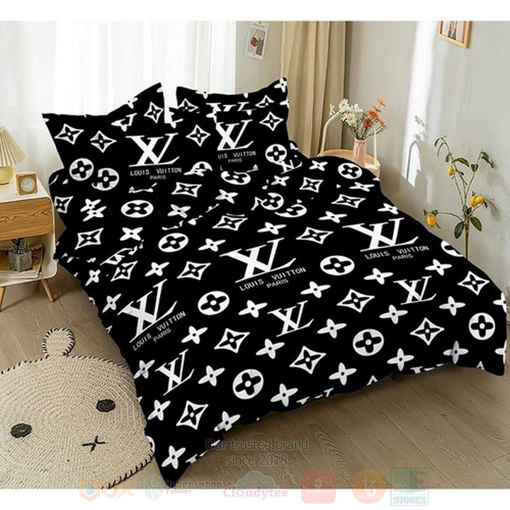 Lv Louis Vuitton White-Black Inspired Bedding Set Lv Louis Vuitton White-Black Inspired Bedding Set