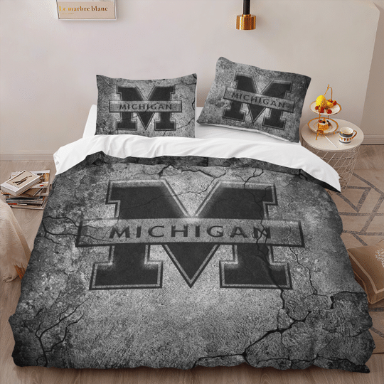 Michgan-Wolverines-Art-Crack-Bedding-Set-2