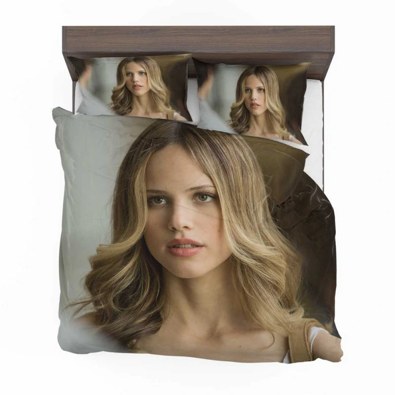Paper-Towns-Movie-Halston-Sage-Bedding-Set-1