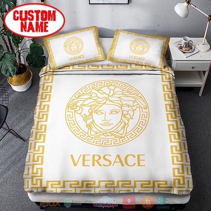 Personalized Versace Luxury Brand Yellow Logo Custom White Bedding Set Personalized Versace Luxury Brand Yellow Logo Custom White Bedding Set