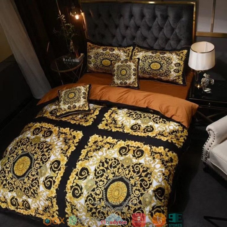Versace-Egyptian-Patterns-Black-Gold-Quilt-Bedding-Set-1