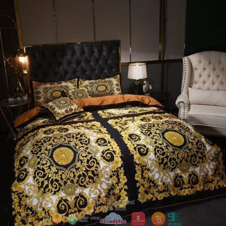 Versace-Egyptian-Patterns-Black-Gold-Quilt-Bedding-Set-2