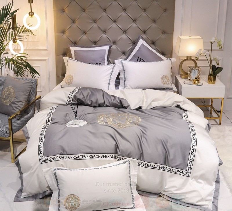 Versace Grey-White Luxury Brand Bedding Set Versace Grey-White Luxury Brand Bedding Set