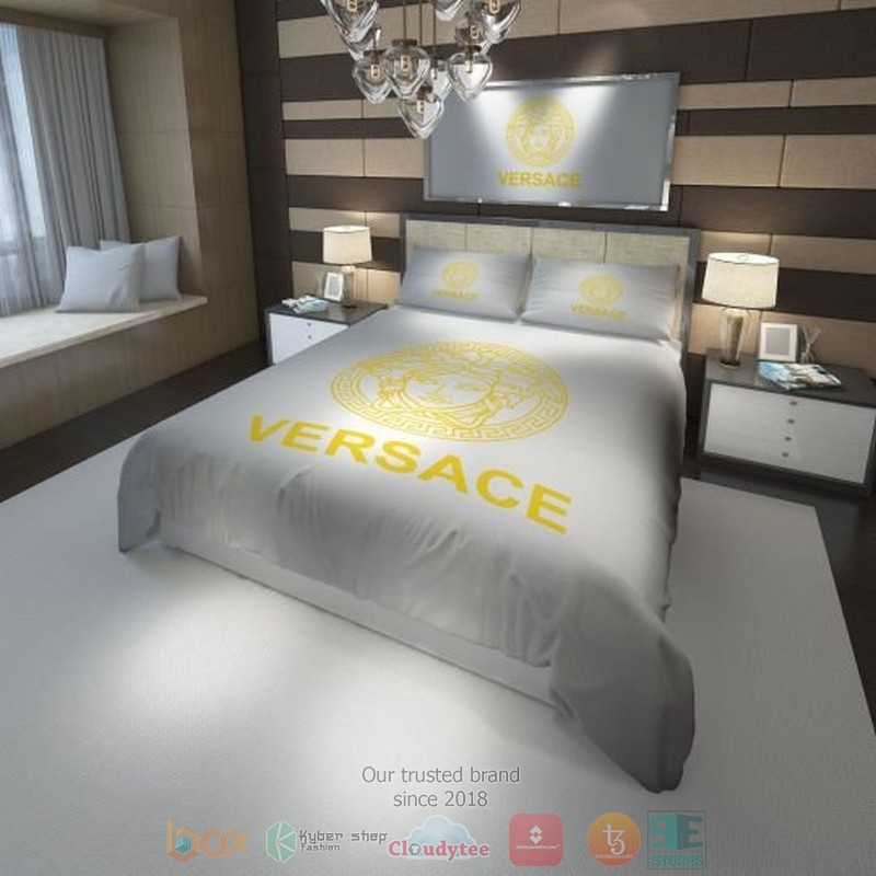 Versace High End Brand Logo White Bedding Set Versace High End Brand Logo White Bedding Set