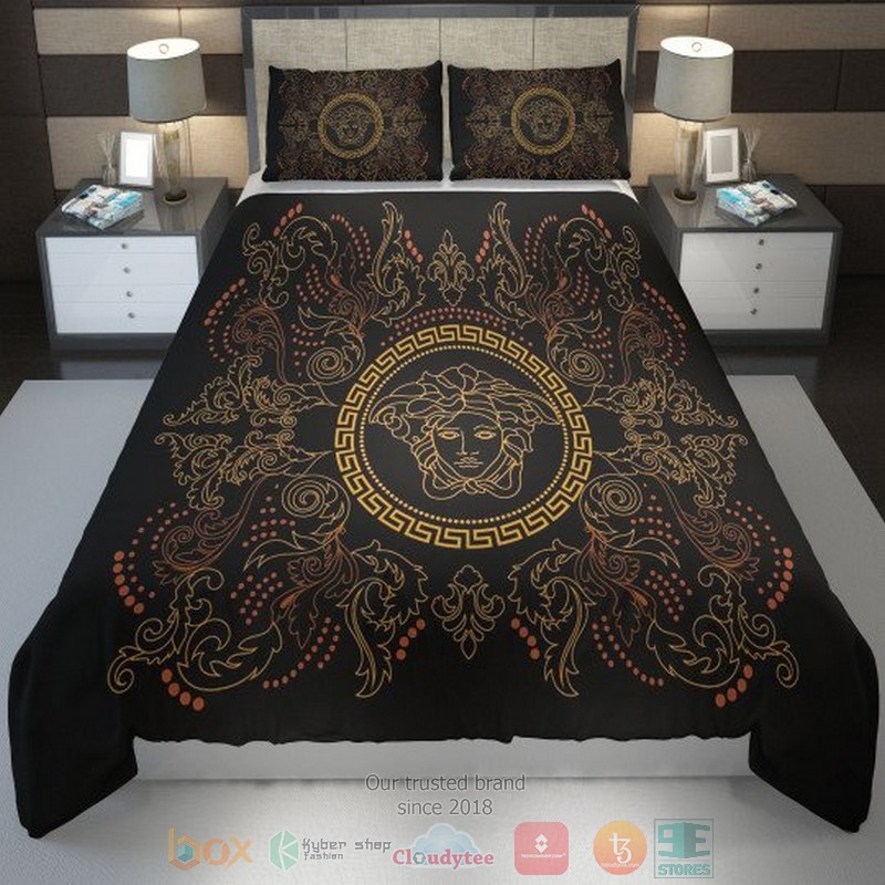 Versace La Coupe Des Dieux Logo Black Pattern Bedding Set Versace La Coupe Des Dieux Logo Black Pattern Bedding Set