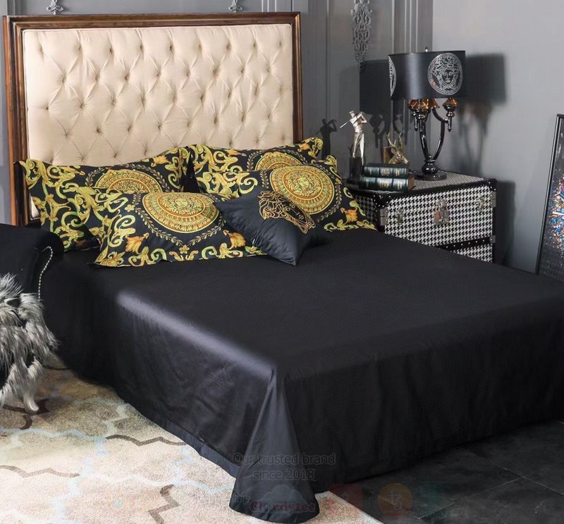 Versace-Style-Yellow-White-Black-Luxury-Brand-Bedding-Set-2