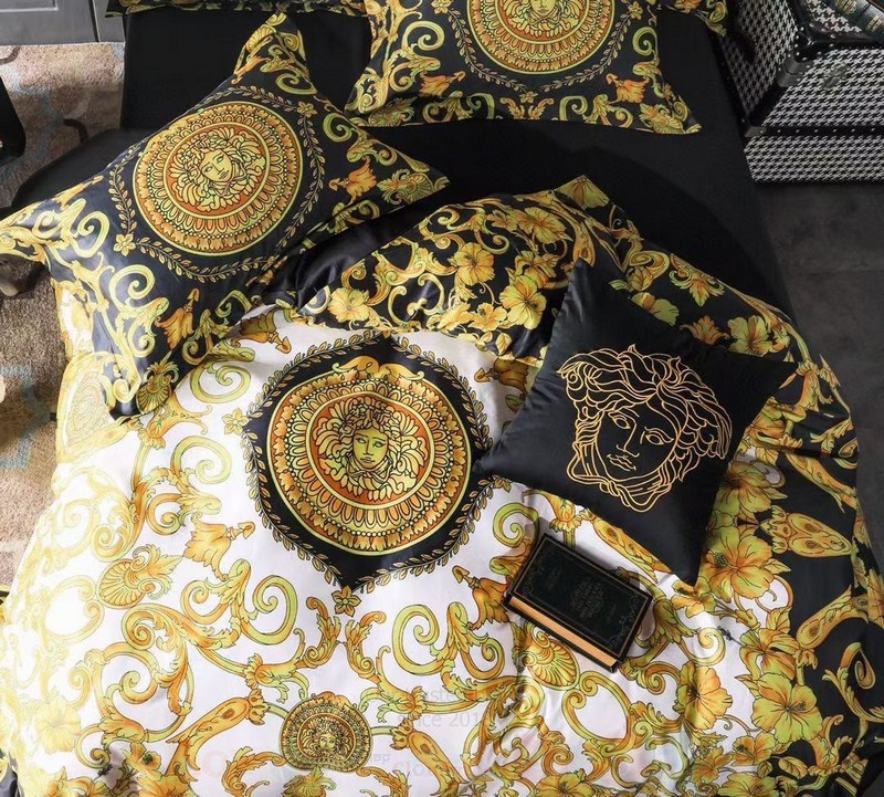 Versace Style Yellow-White-Black Luxury Brand Bedding Set Versace Style Yellow-White-Black Luxury Brand Bedding Set