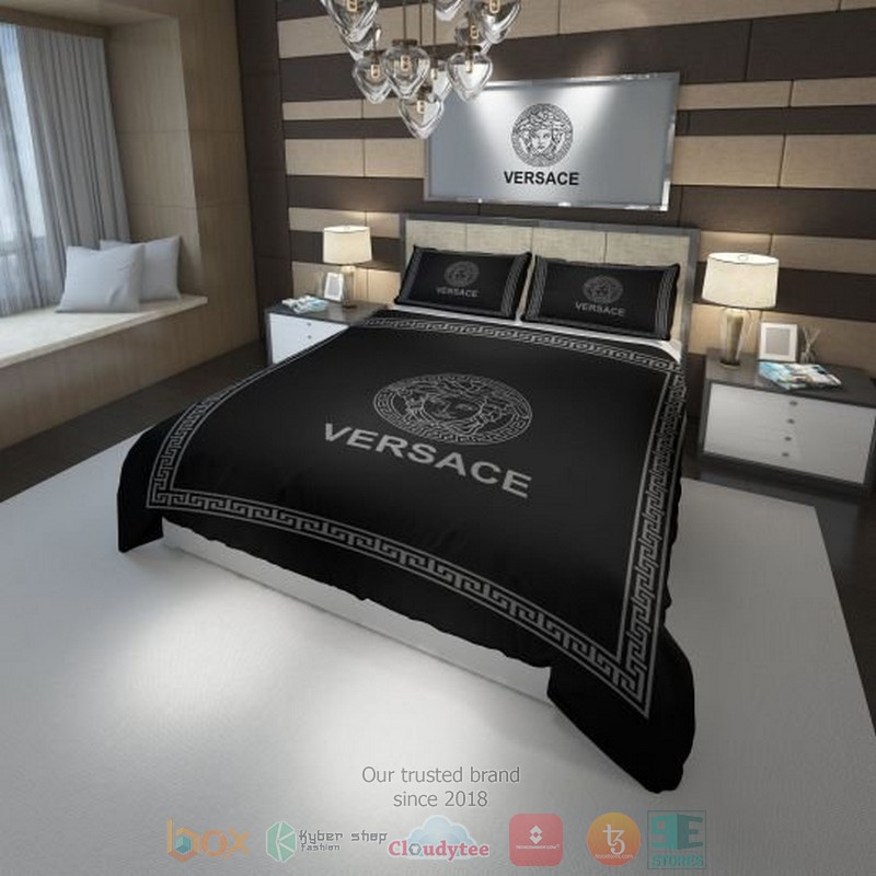 Versace White Logo High End Brand Black Bedding Set Versace White Logo High End Brand Black Bedding Set