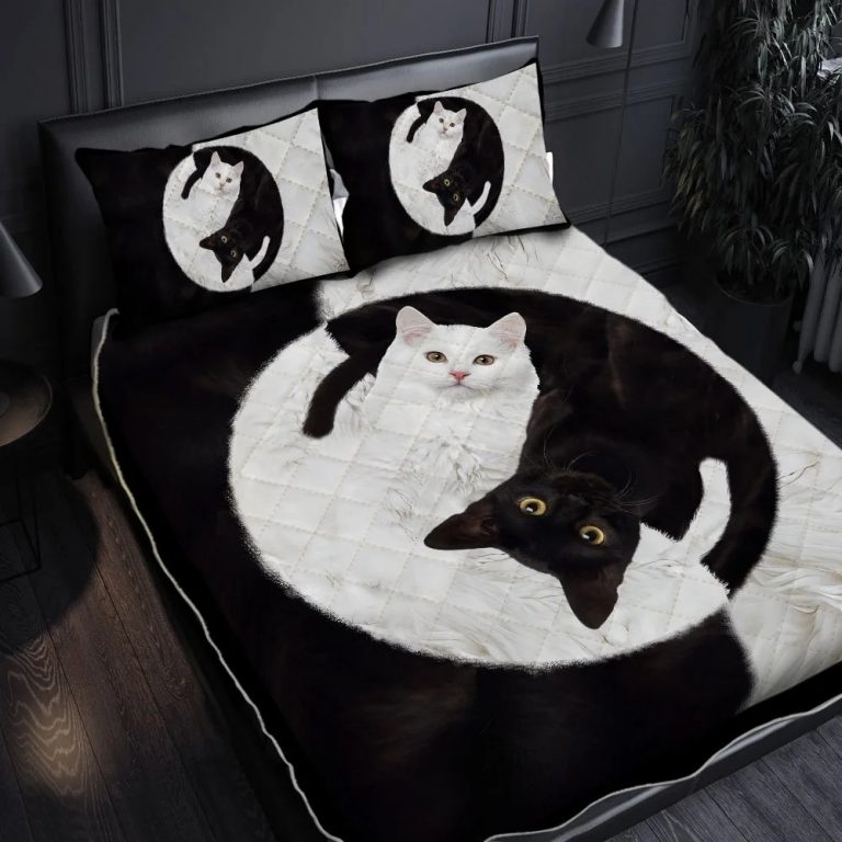 Yin-Yang-Black-And-White-Cat-Quilt-Bedding-Set-2